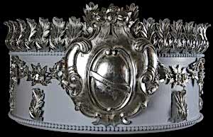 handmade bespoke bedroom painted gilded gilt coronet demi lune cornice carved corona canopy valence