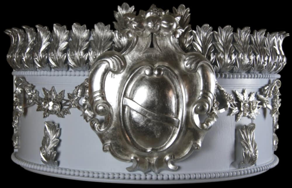 handmade bespoke bedroom painted gilded gilt coronet demi lune cornice carved corona canopy valence